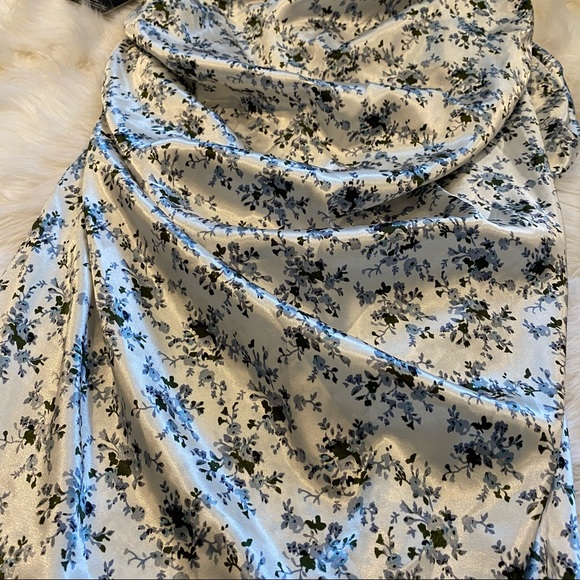 NWT Floral satin skirt. PrettyLittleThing. - Picture 2 of 5